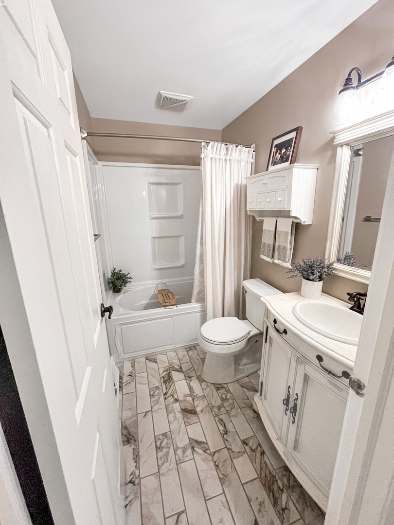 818 Evernia Court, Geneva, IL 60134