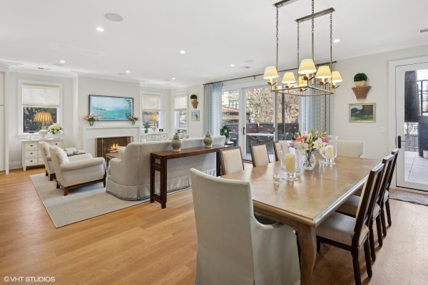 454 W Barry Avenue #1, Chicago, IL 60657