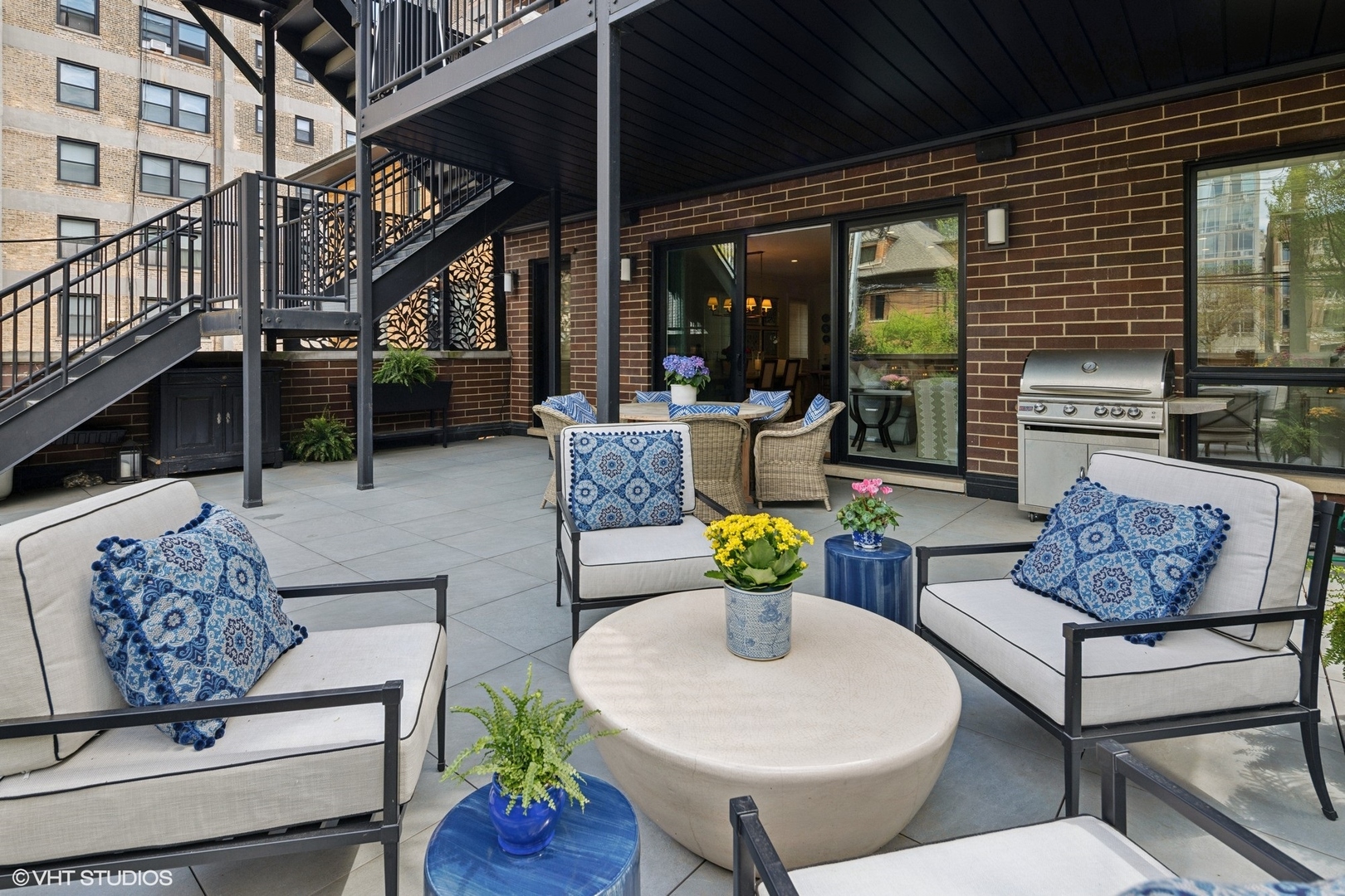 454 W Barry Avenue #1, Chicago, IL 60657