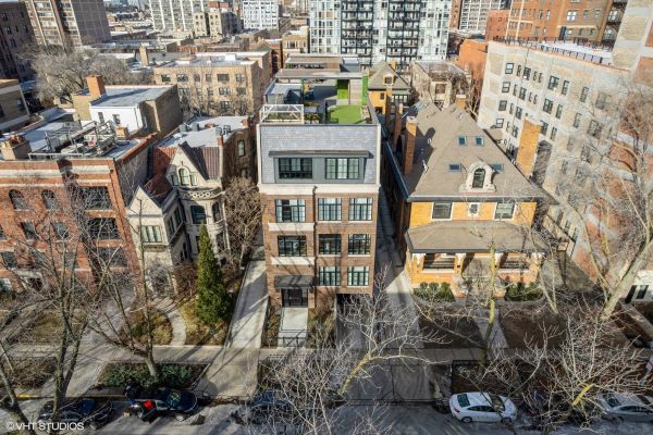 454 W Barry Avenue #1, Chicago, IL 60657