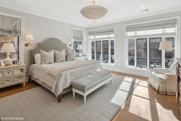 454 W Barry Avenue #1, Chicago, IL 60657