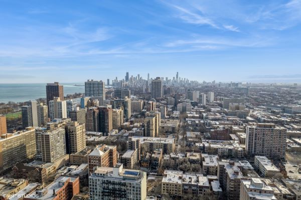 454 W Barry Avenue #1, Chicago, IL 60657