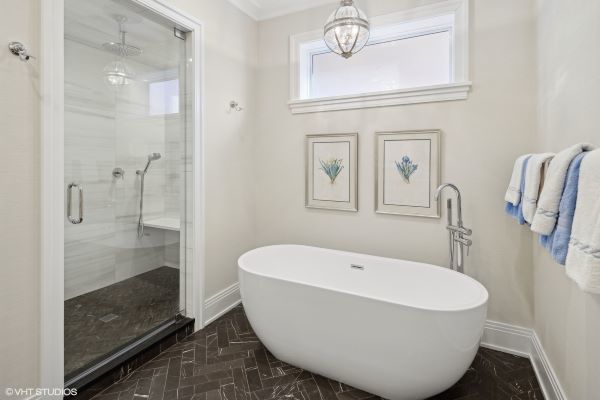 454 W Barry Avenue #1, Chicago, IL 60657