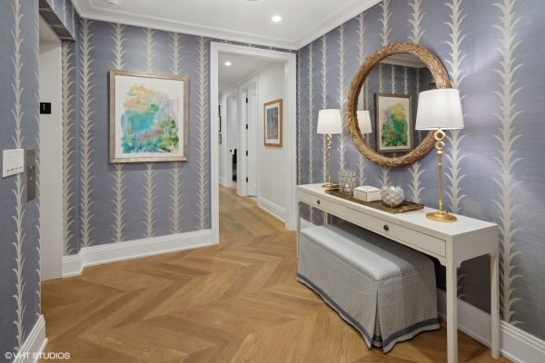 454 W Barry Avenue #1, Chicago, IL 60657