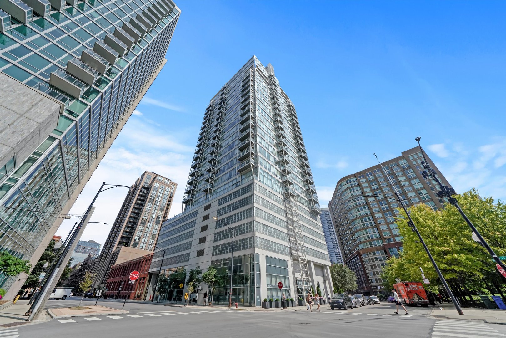 653 N Kingsbury Street #2106, Chicago, IL 60654