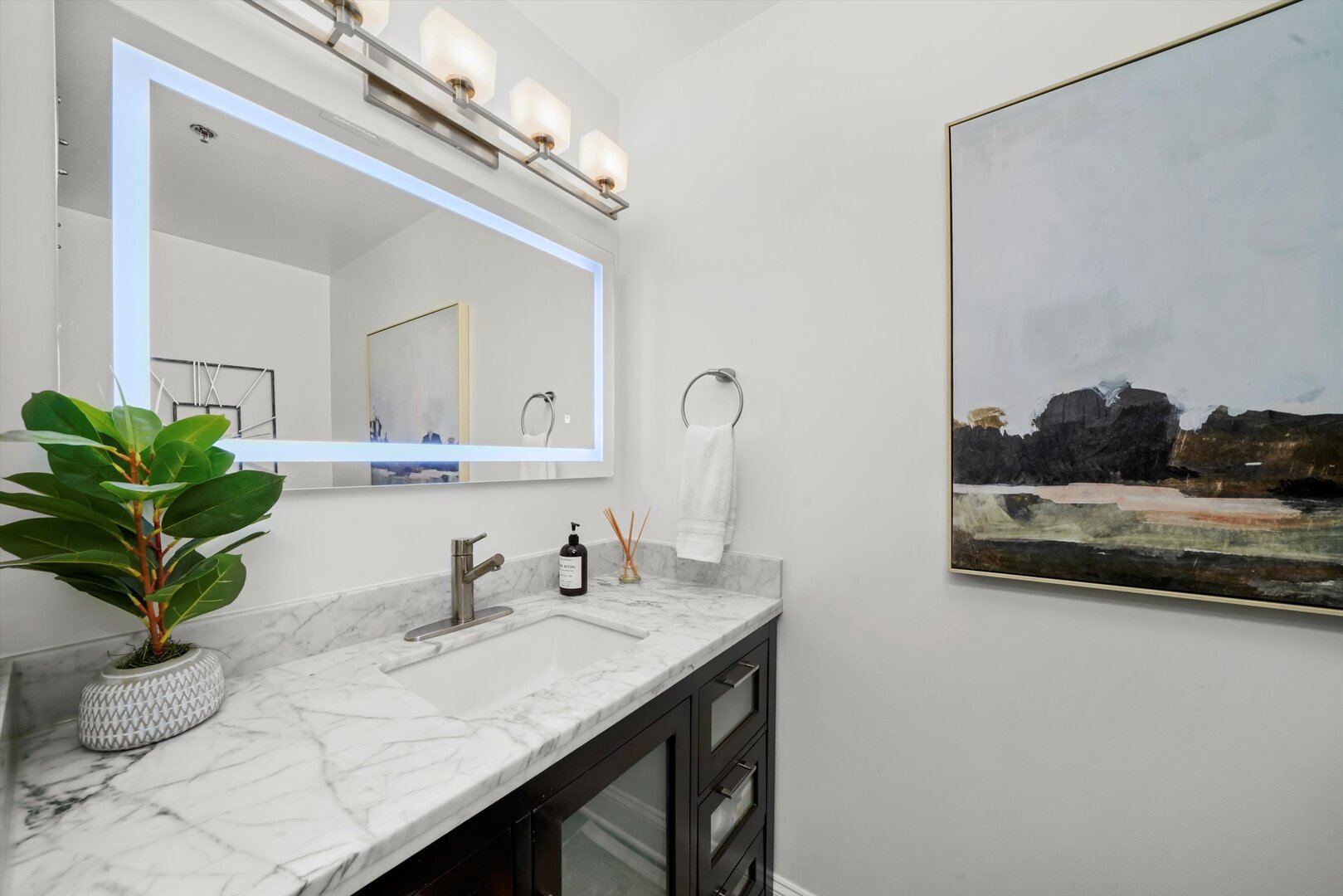 653 N Kingsbury Street #2106, Chicago, IL 60654