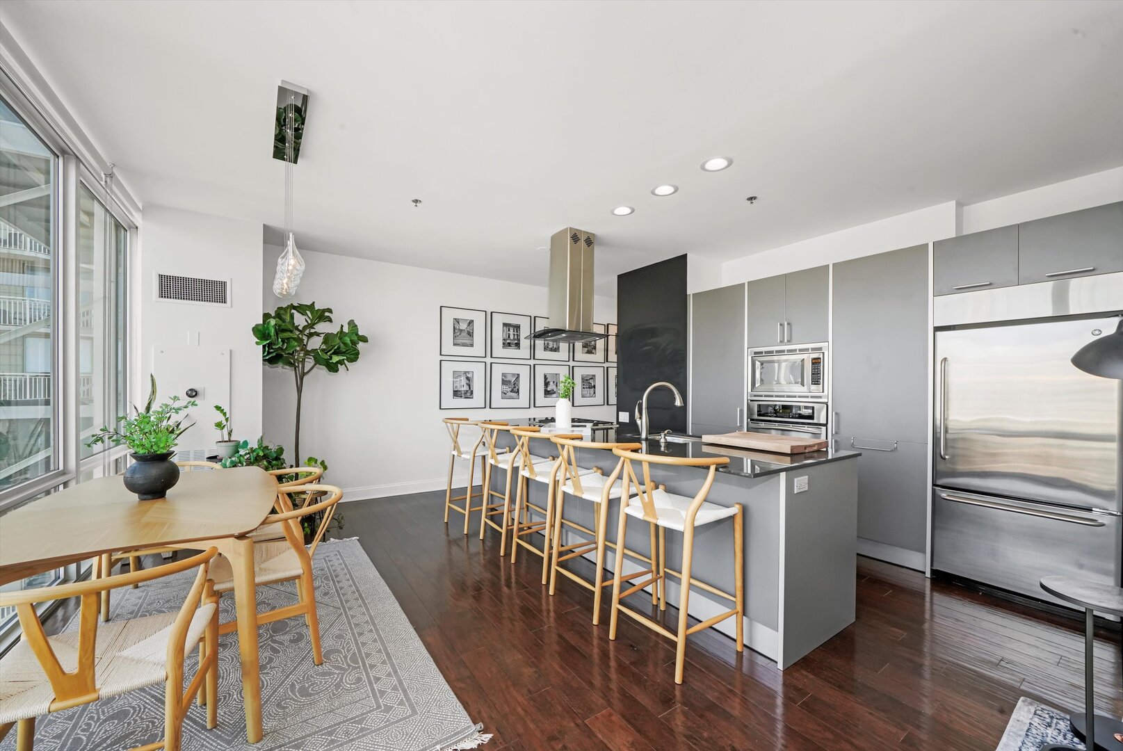 653 N Kingsbury Street #2106, Chicago, IL 60654