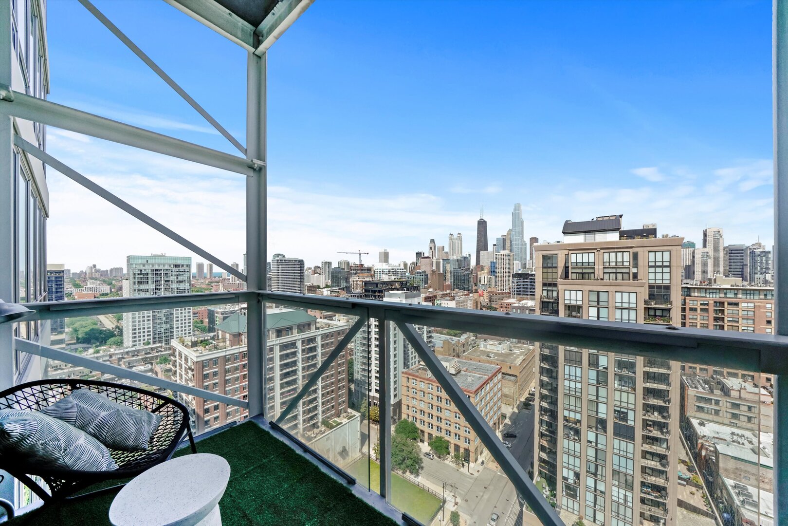 653 N Kingsbury Street #2106, Chicago, IL 60654