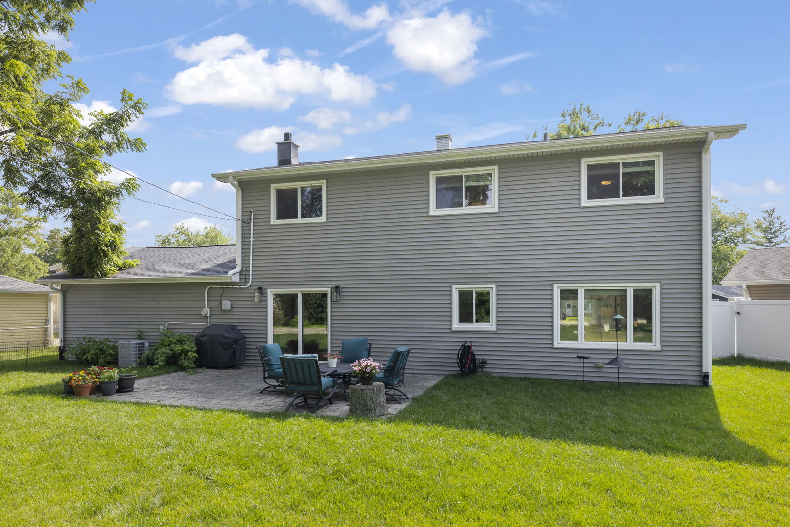 1061 Daniel Court, Lombard, IL 60148