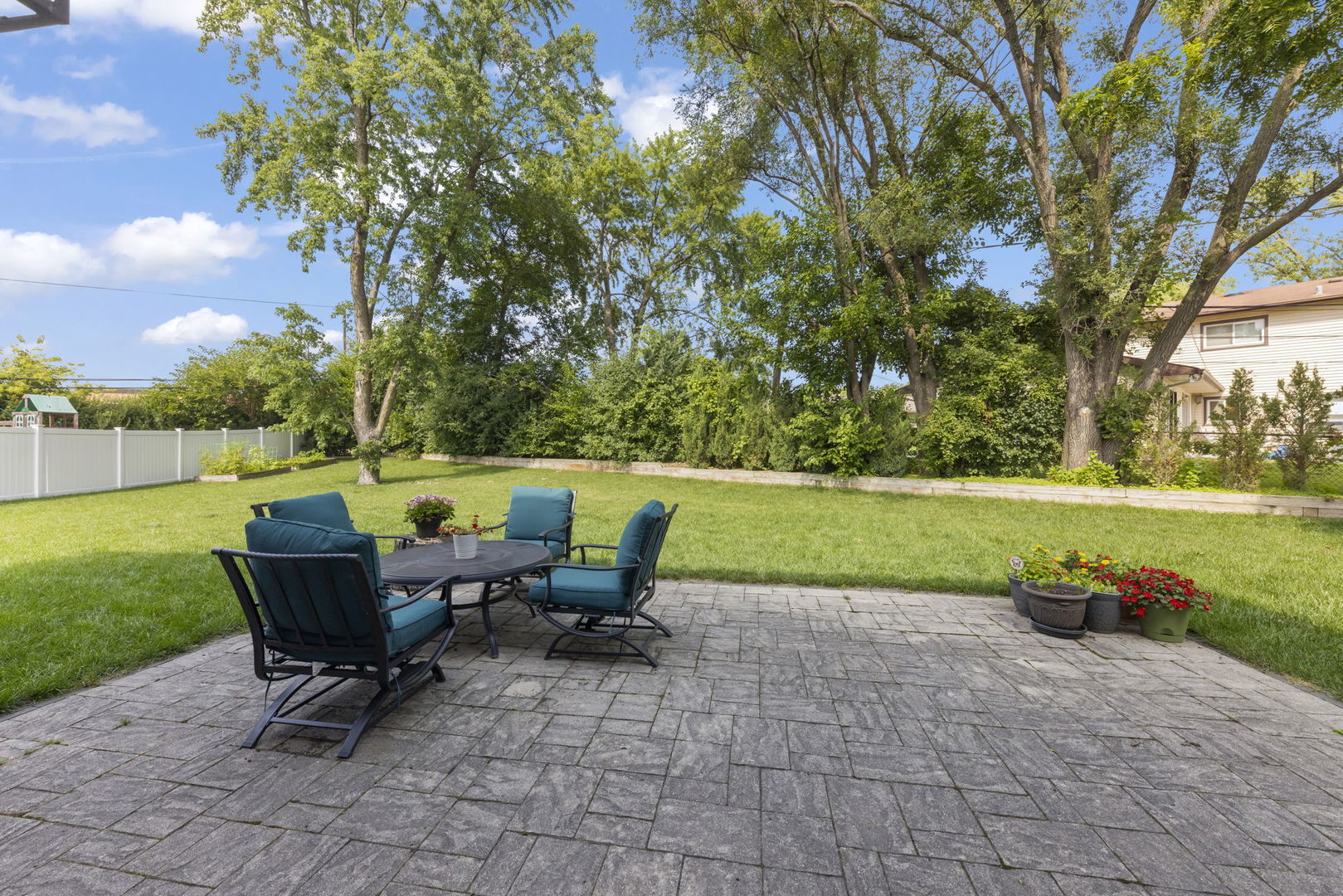 1061 Daniel Court, Lombard, IL 60148