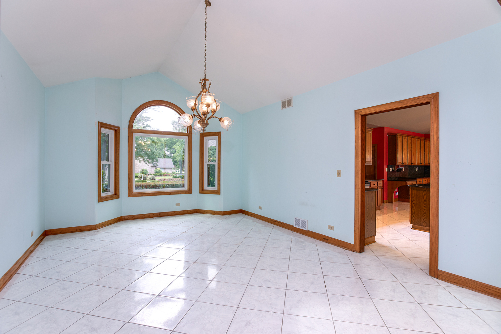 29W354 Beech Court, West Chicago, IL 60185