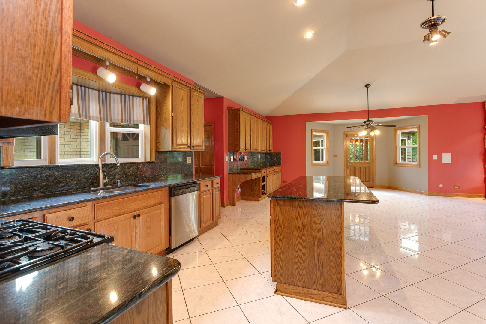 29W354 Beech Court, West Chicago, IL 60185