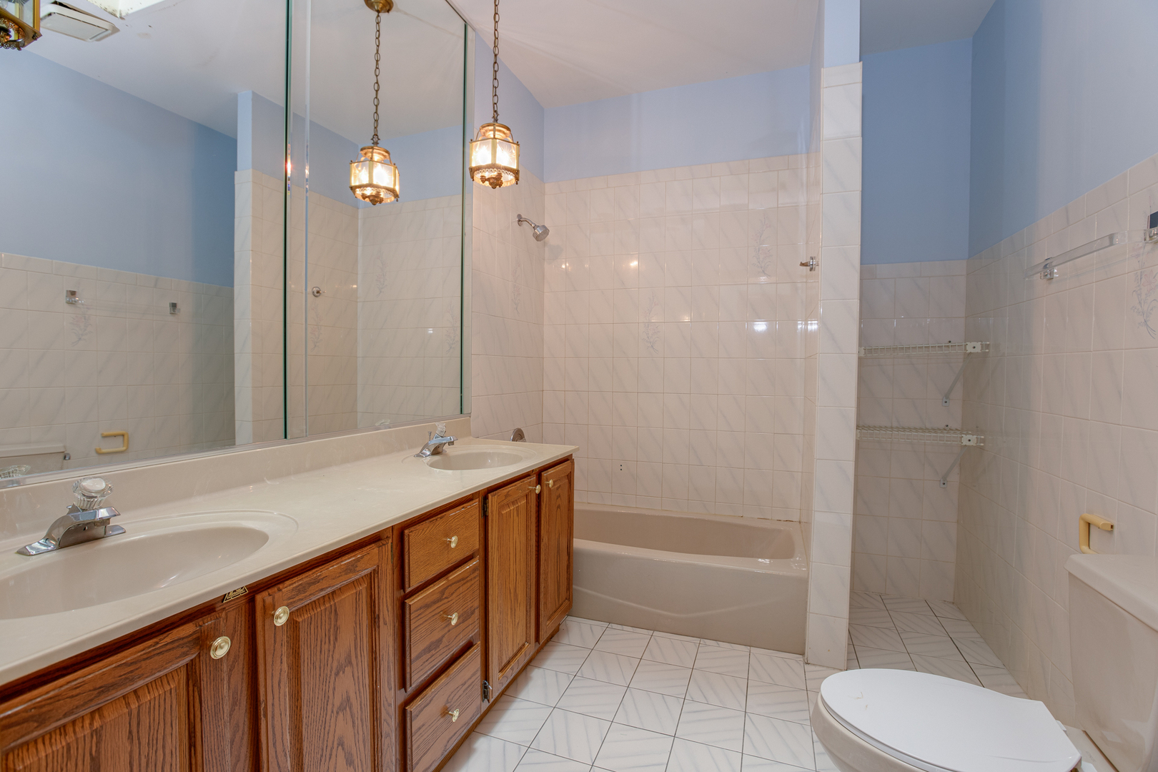 29W354 Beech Court, West Chicago, IL 60185