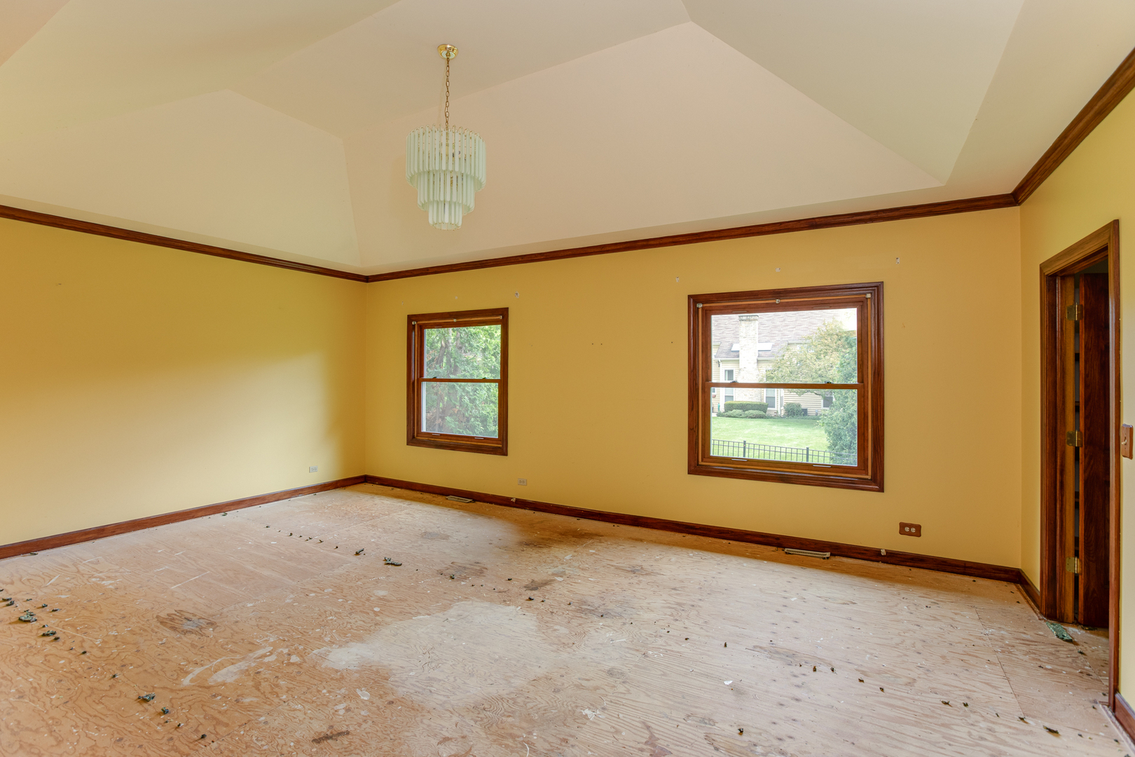 29W354 Beech Court, West Chicago, IL 60185