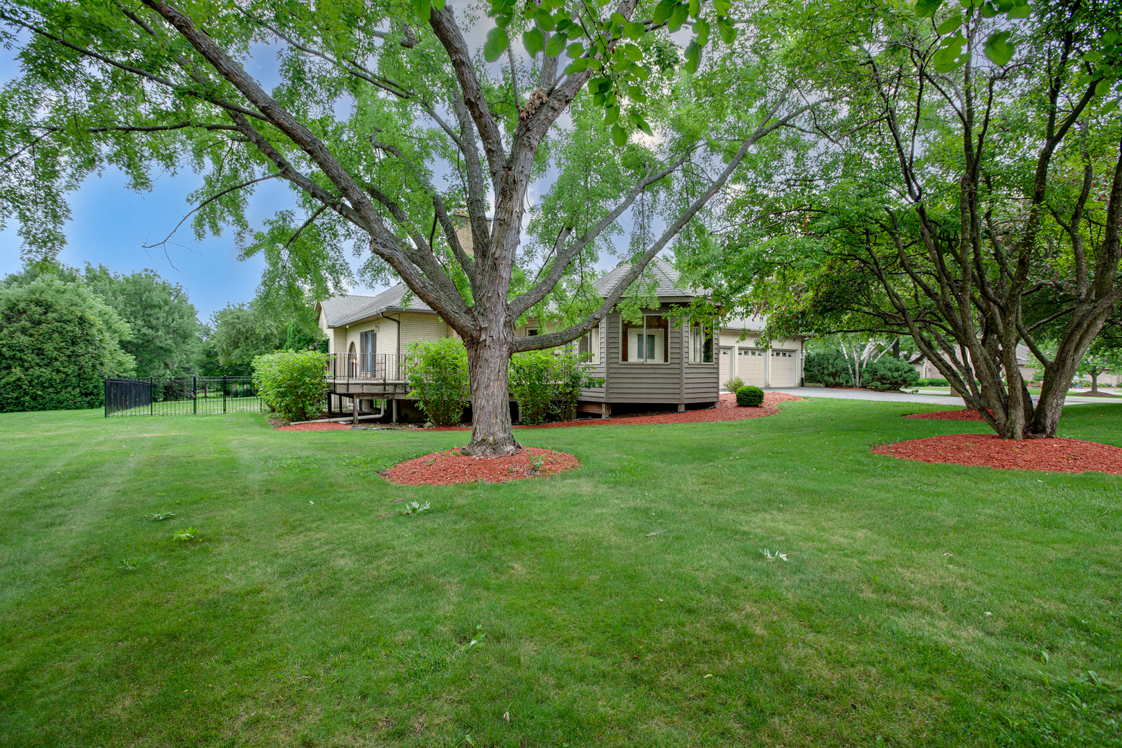 29W354 Beech Court, West Chicago, IL 60185