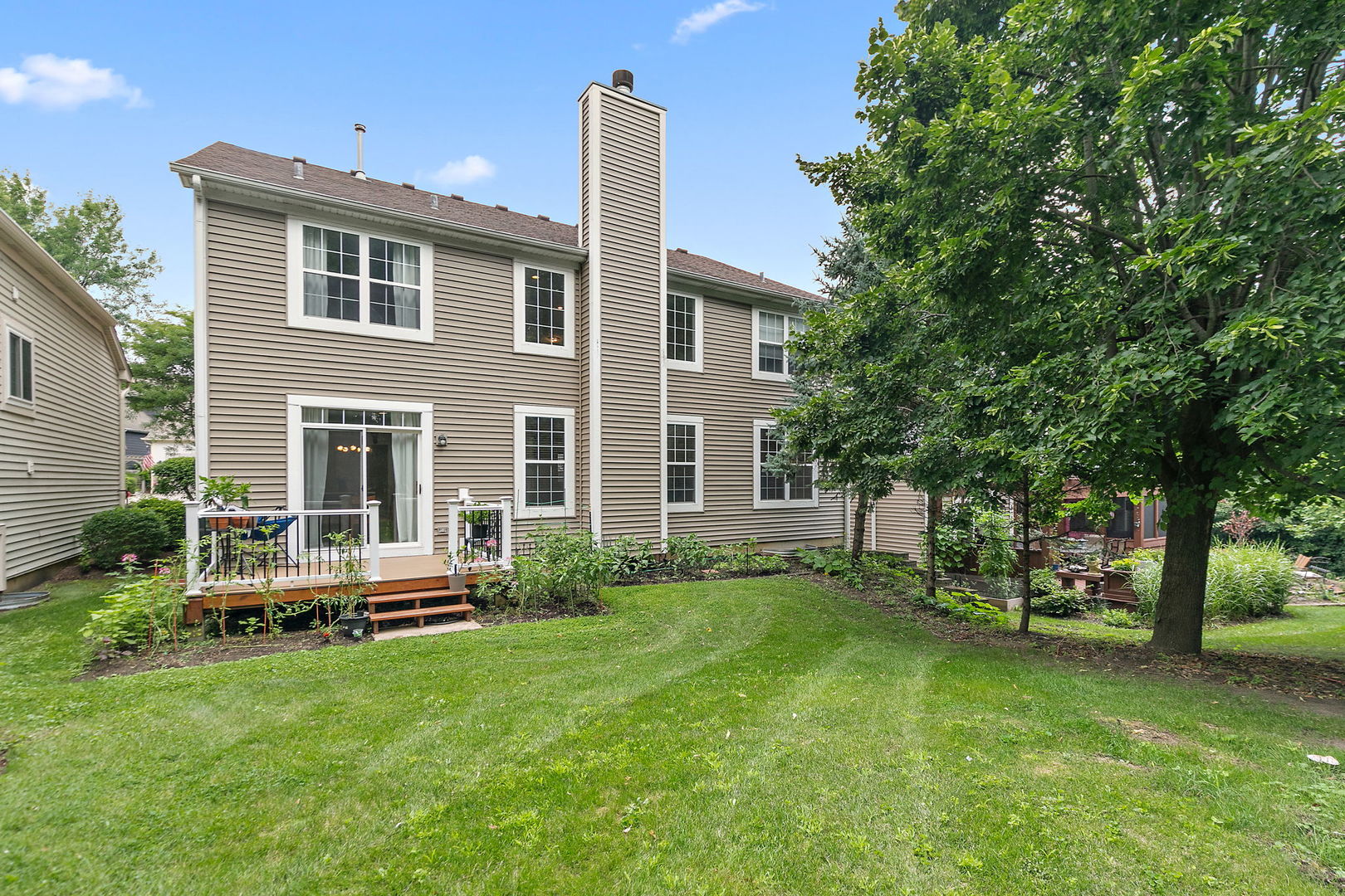 806 VIEWPOINTE Drive, St. Charles, IL 60174