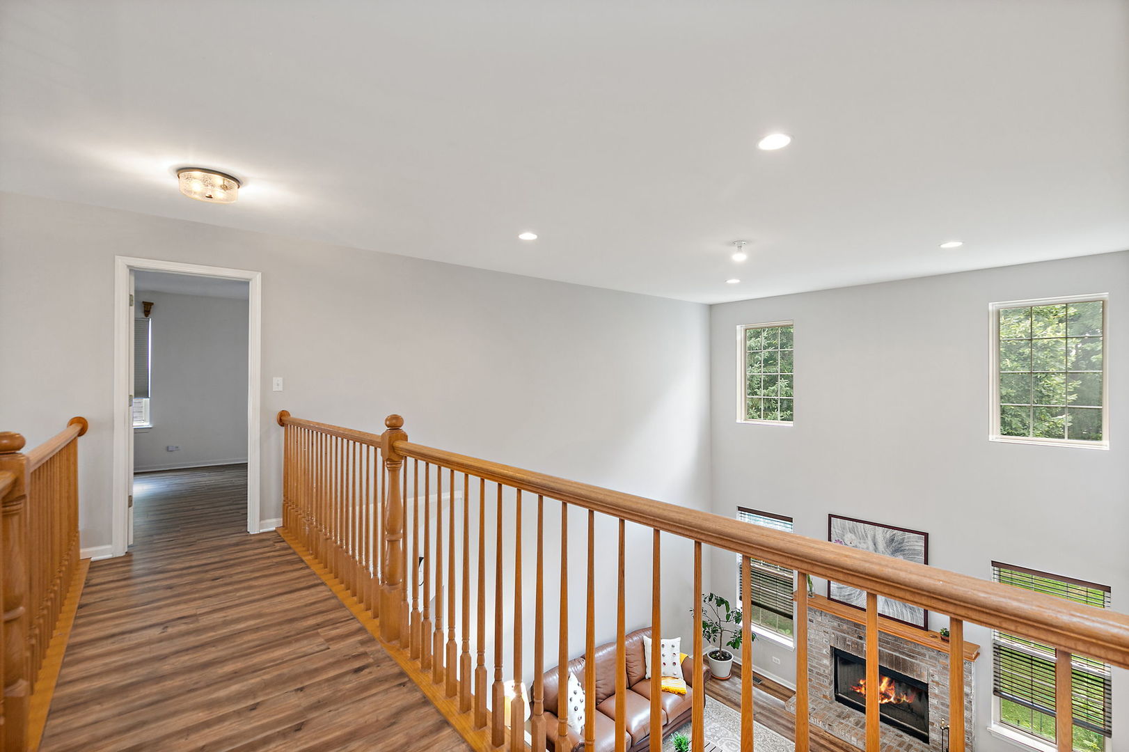 806 VIEWPOINTE Drive, St. Charles, IL 60174