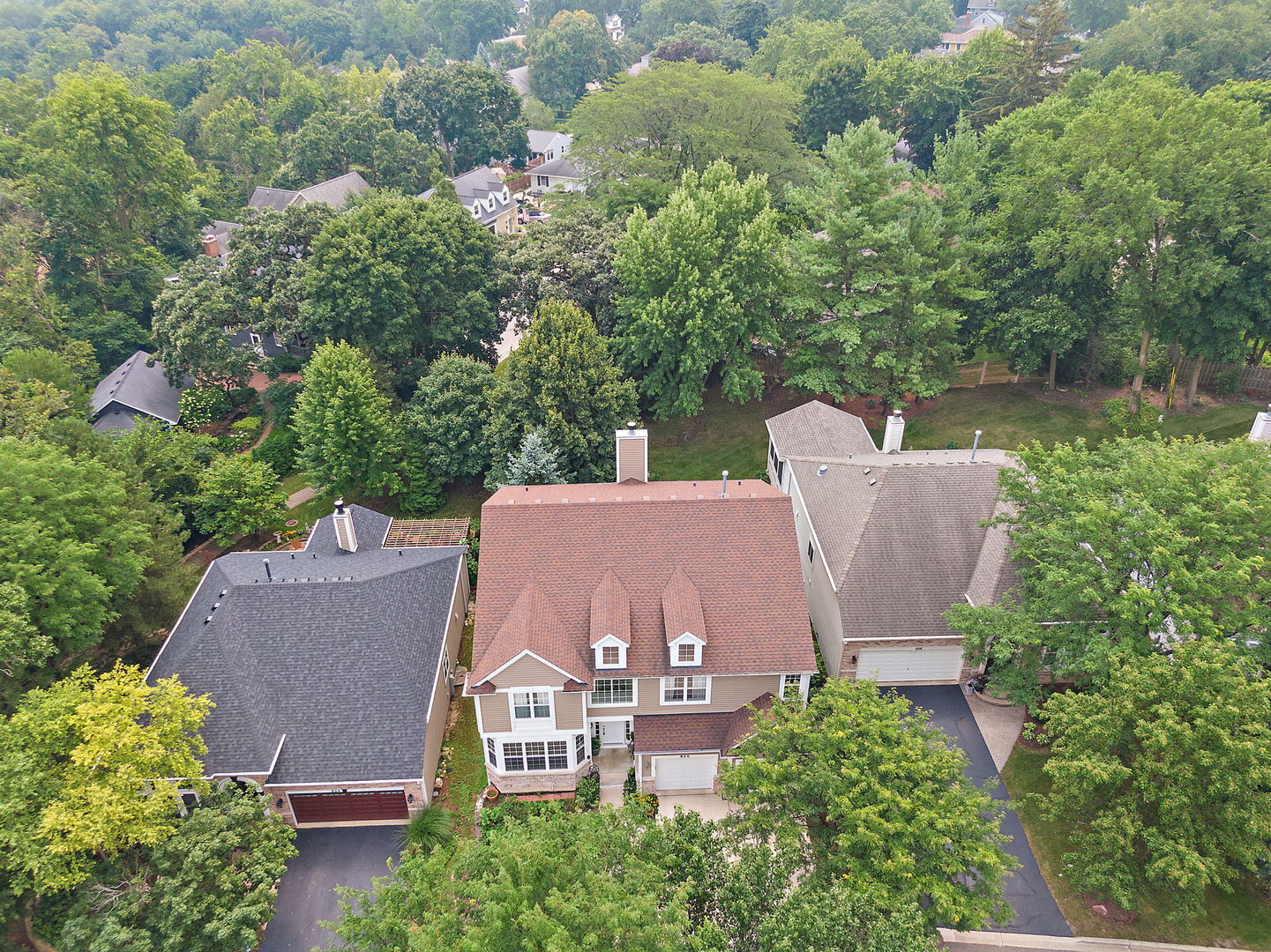 806 VIEWPOINTE Drive, St. Charles, IL 60174
