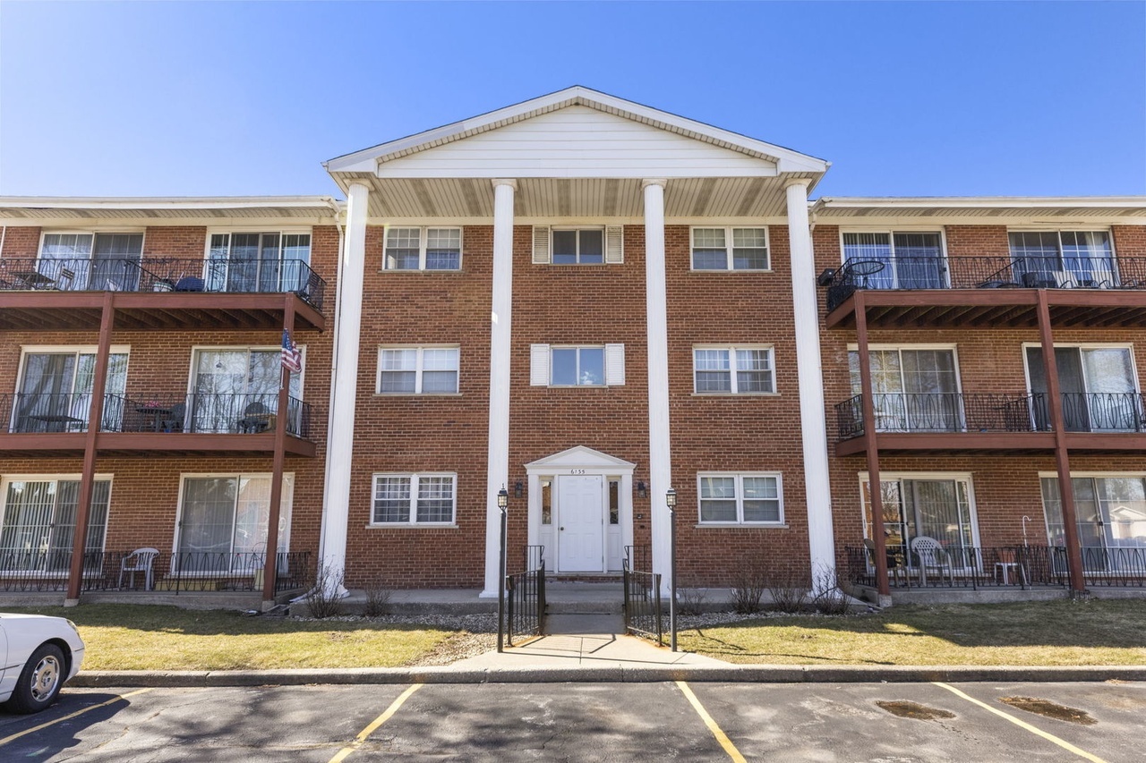6135 W 94th Street #B1, Oak Lawn, IL 60453
