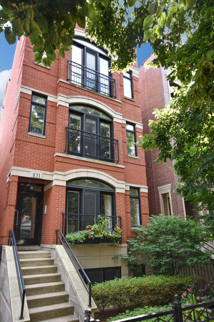 831 W George Street #2, Chicago, IL 60657