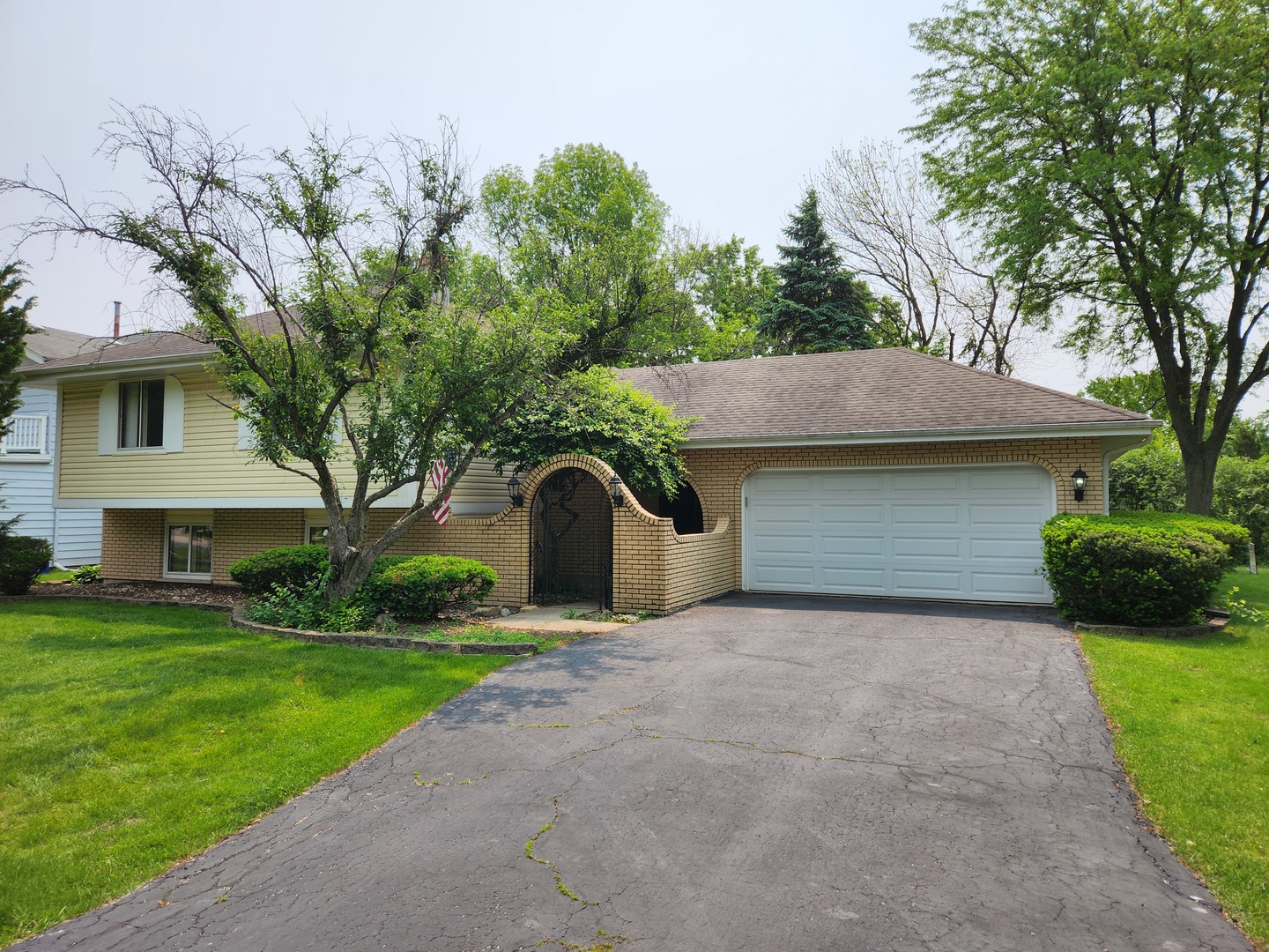 3273 Drew Street, Downers Grove, IL 60515