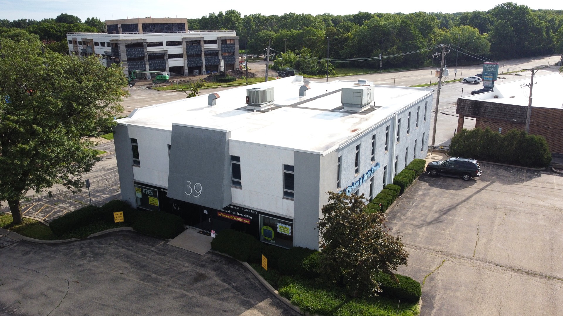 39 S Milwaukee Avenue, Wheeling, IL 60090