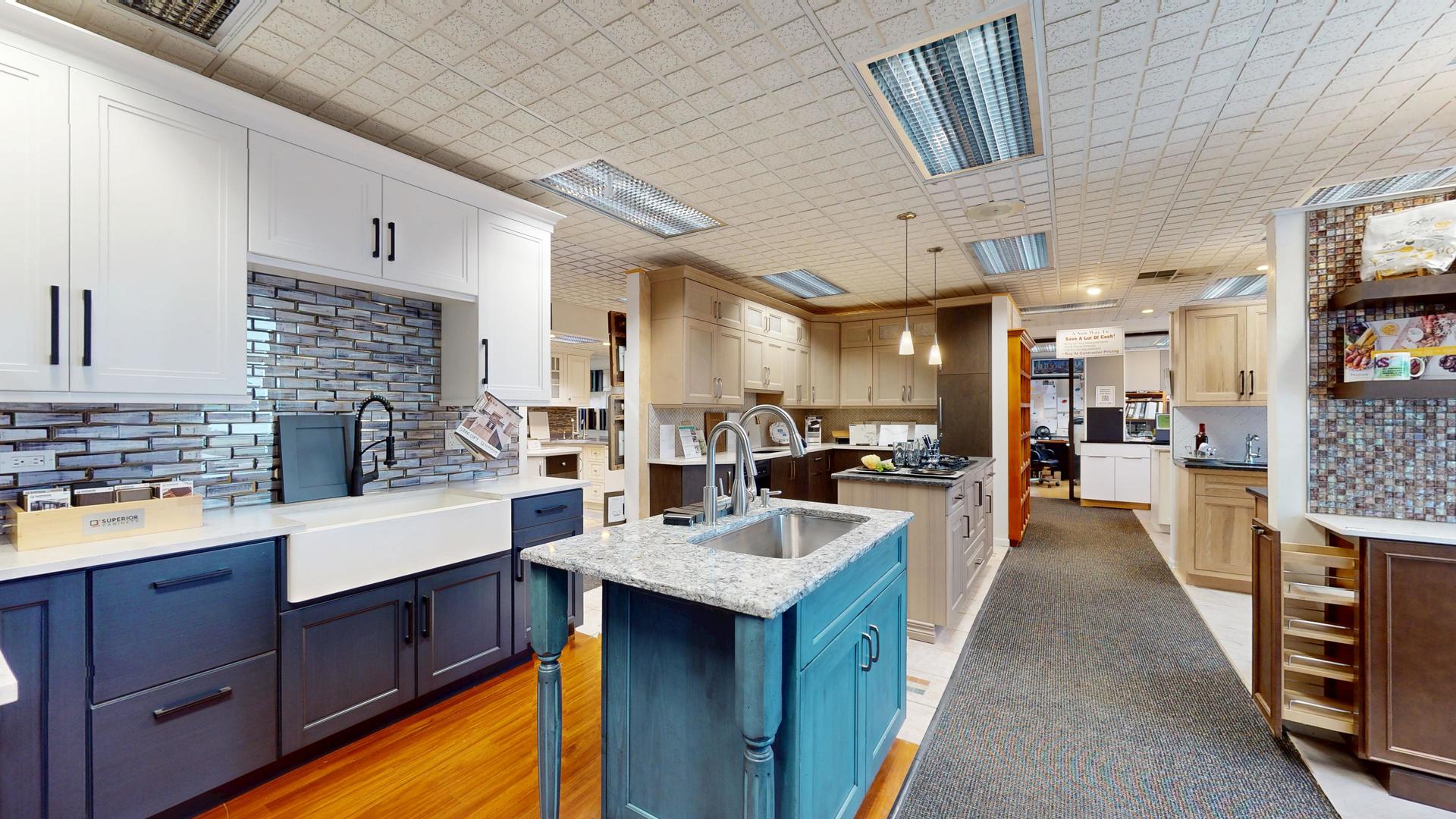 39 S Milwaukee Avenue, Wheeling, IL 60090