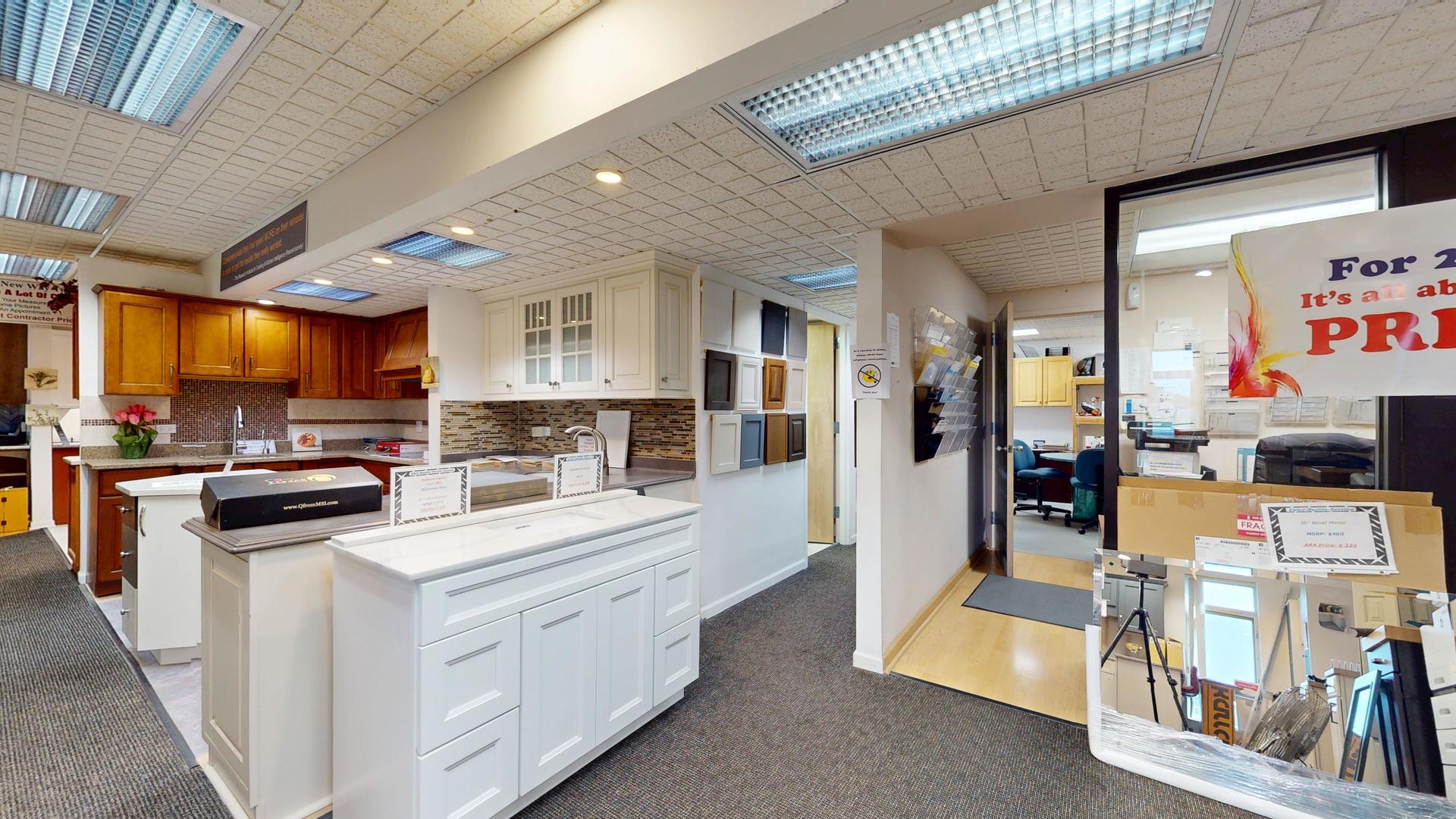 39 S Milwaukee Avenue, Wheeling, IL 60090