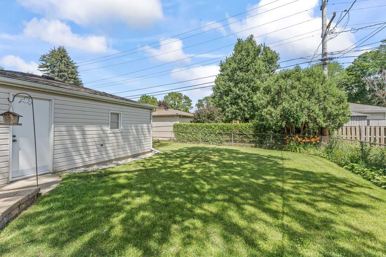 603 N Pine Street, Mount Prospect, IL 60056