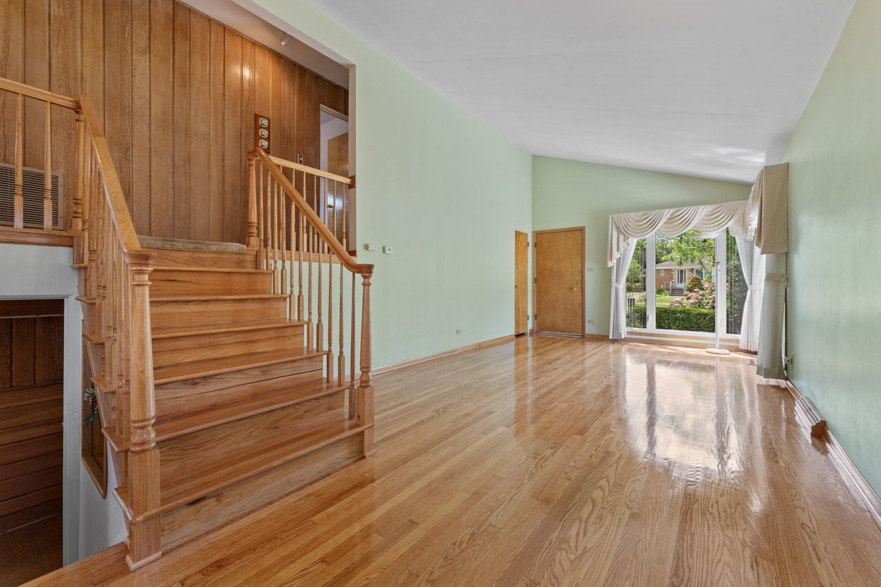 603 N Pine Street, Mount Prospect, IL 60056