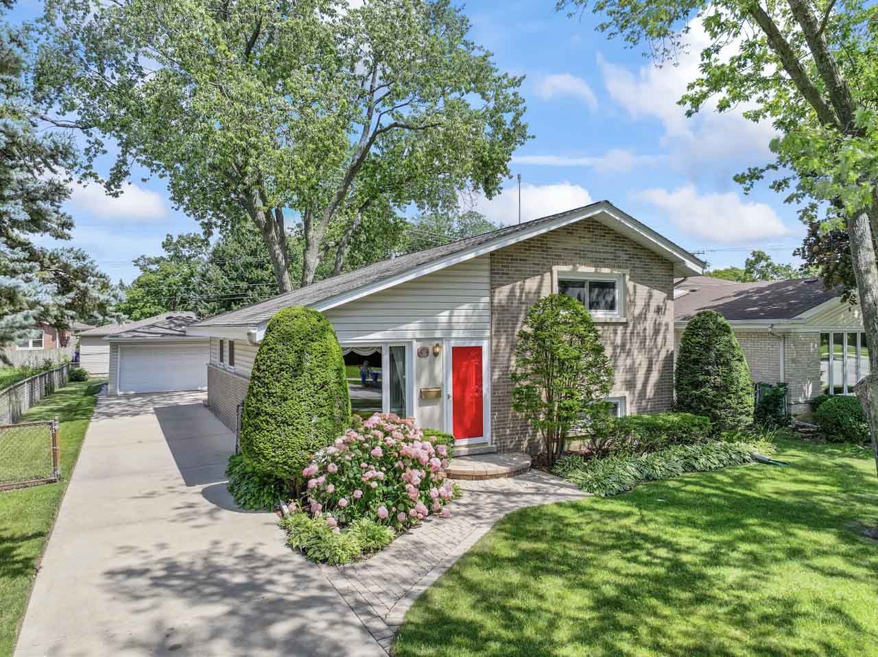 603 N Pine Street, Mount Prospect, IL 60056