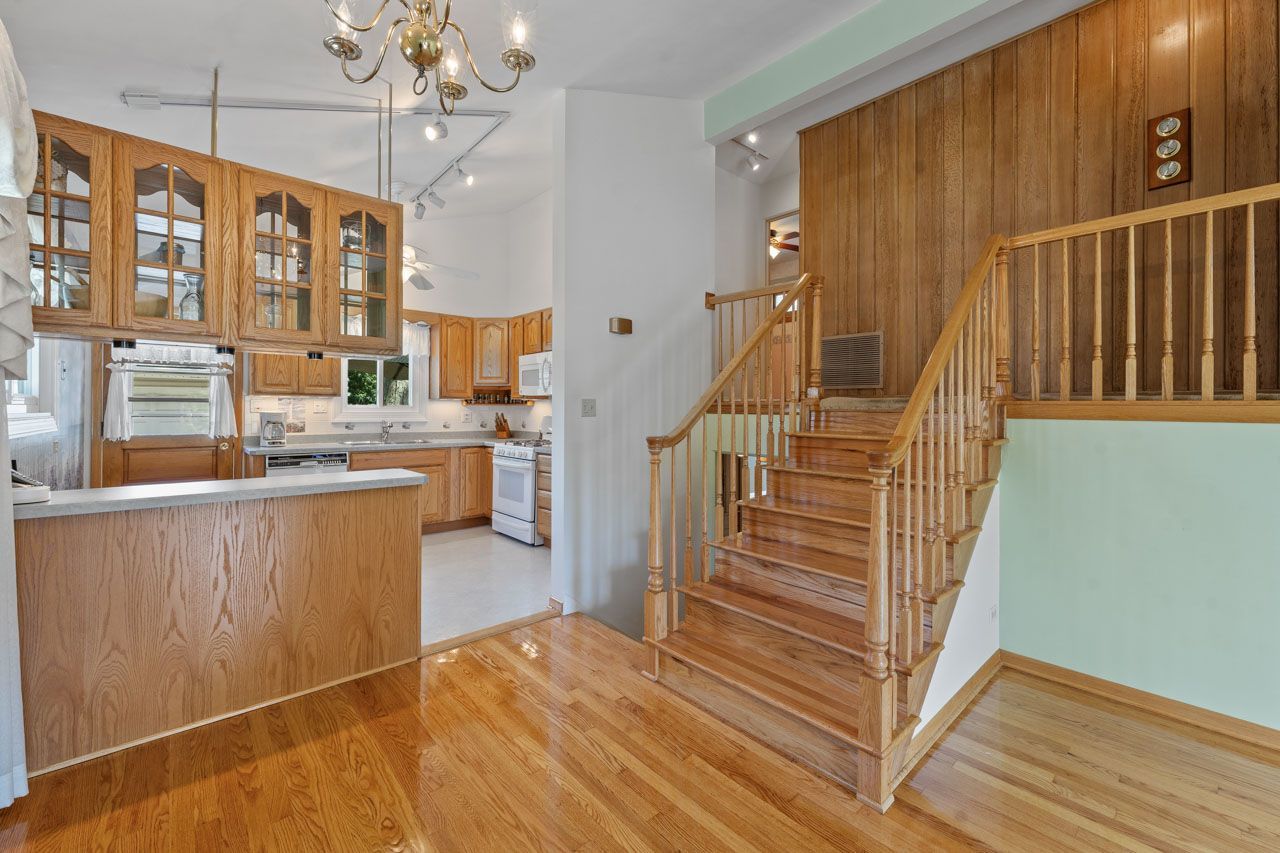 603 N Pine Street, Mount Prospect, IL 60056