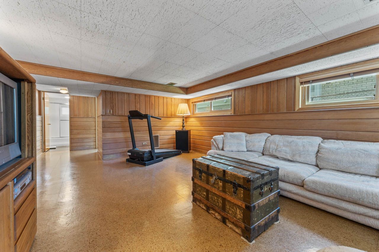 603 N Pine Street, Mount Prospect, IL 60056