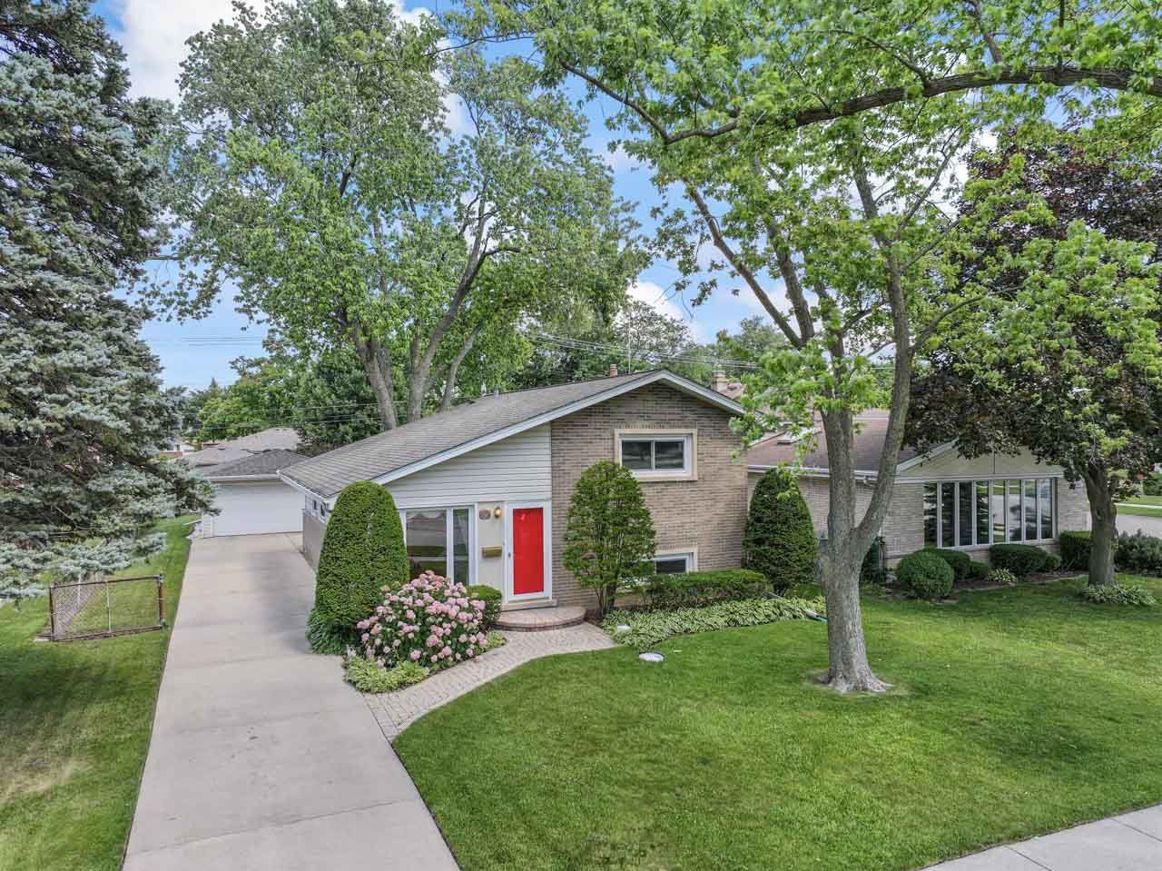 603 N Pine Street, Mount Prospect, IL 60056