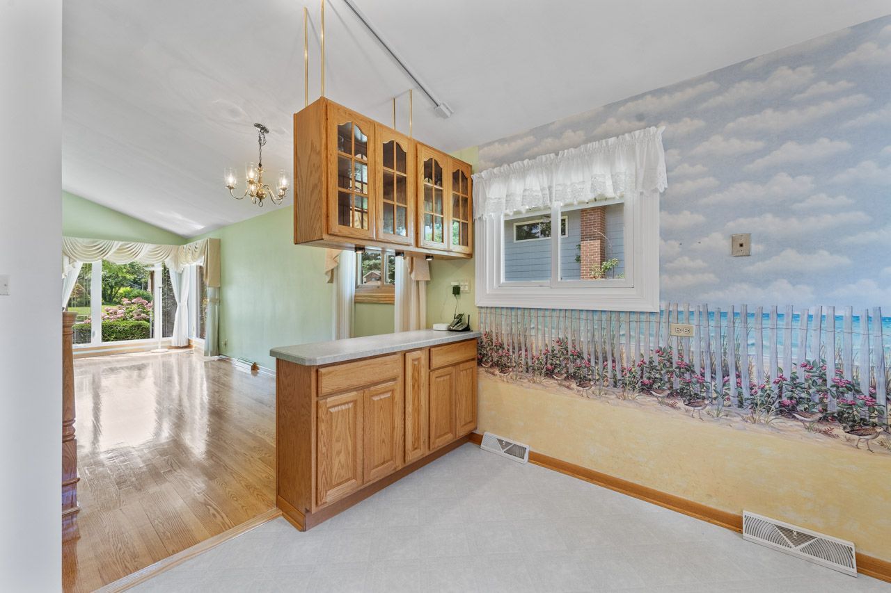 603 N Pine Street, Mount Prospect, IL 60056