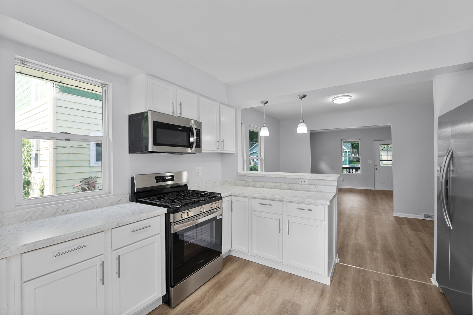 541 N May Street, Aurora, IL 60506