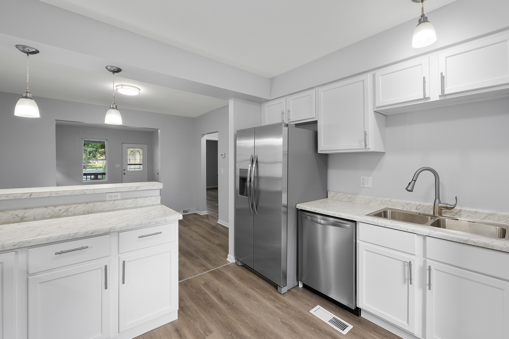 541 N May Street, Aurora, IL 60506