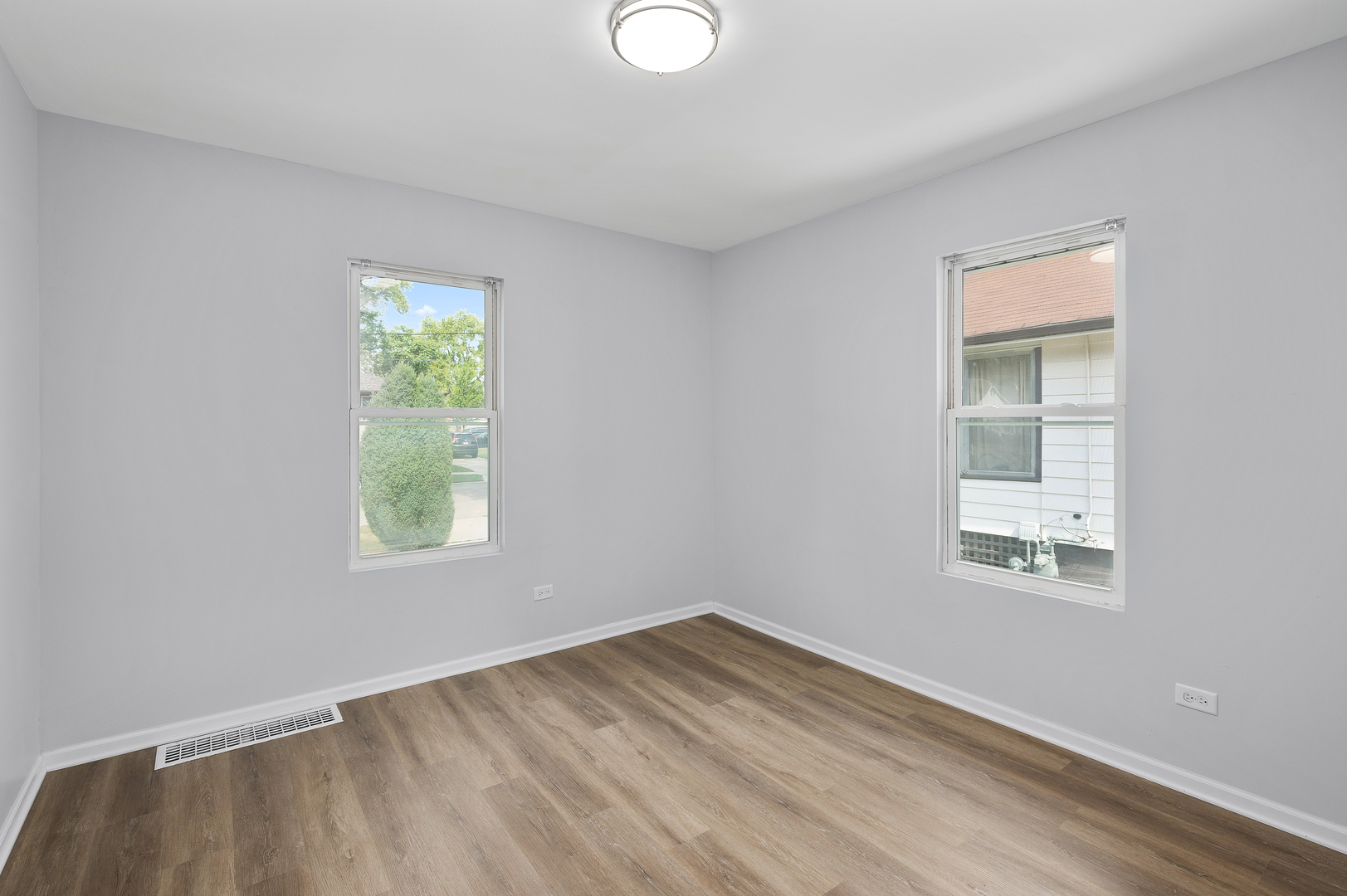 541 N May Street, Aurora, IL 60506