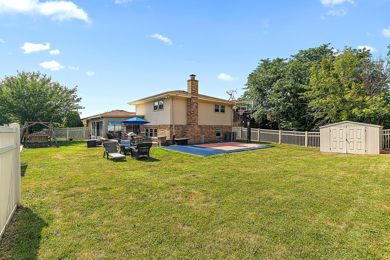 16401 Prairie Drive, Tinley Park, IL 60477