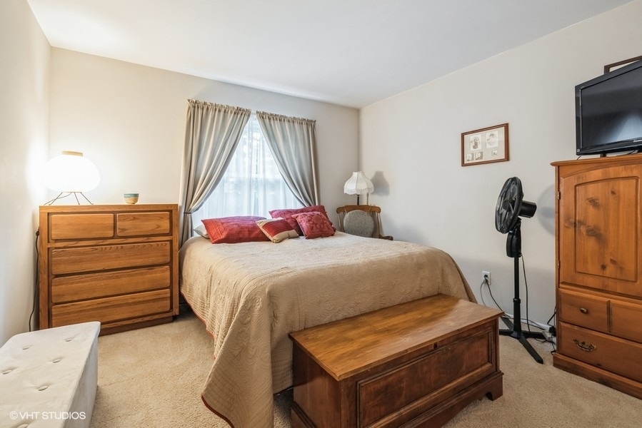 643 Darlington Lane, Crystal Lake, IL 60014