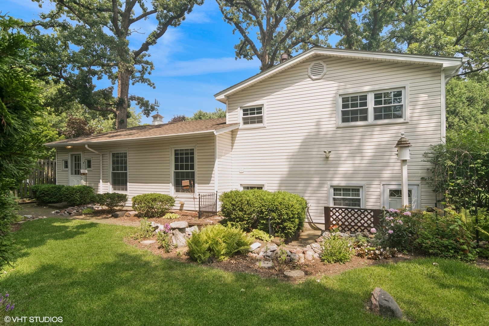 32 Hilltop Drive, Schaumburg, IL 60193