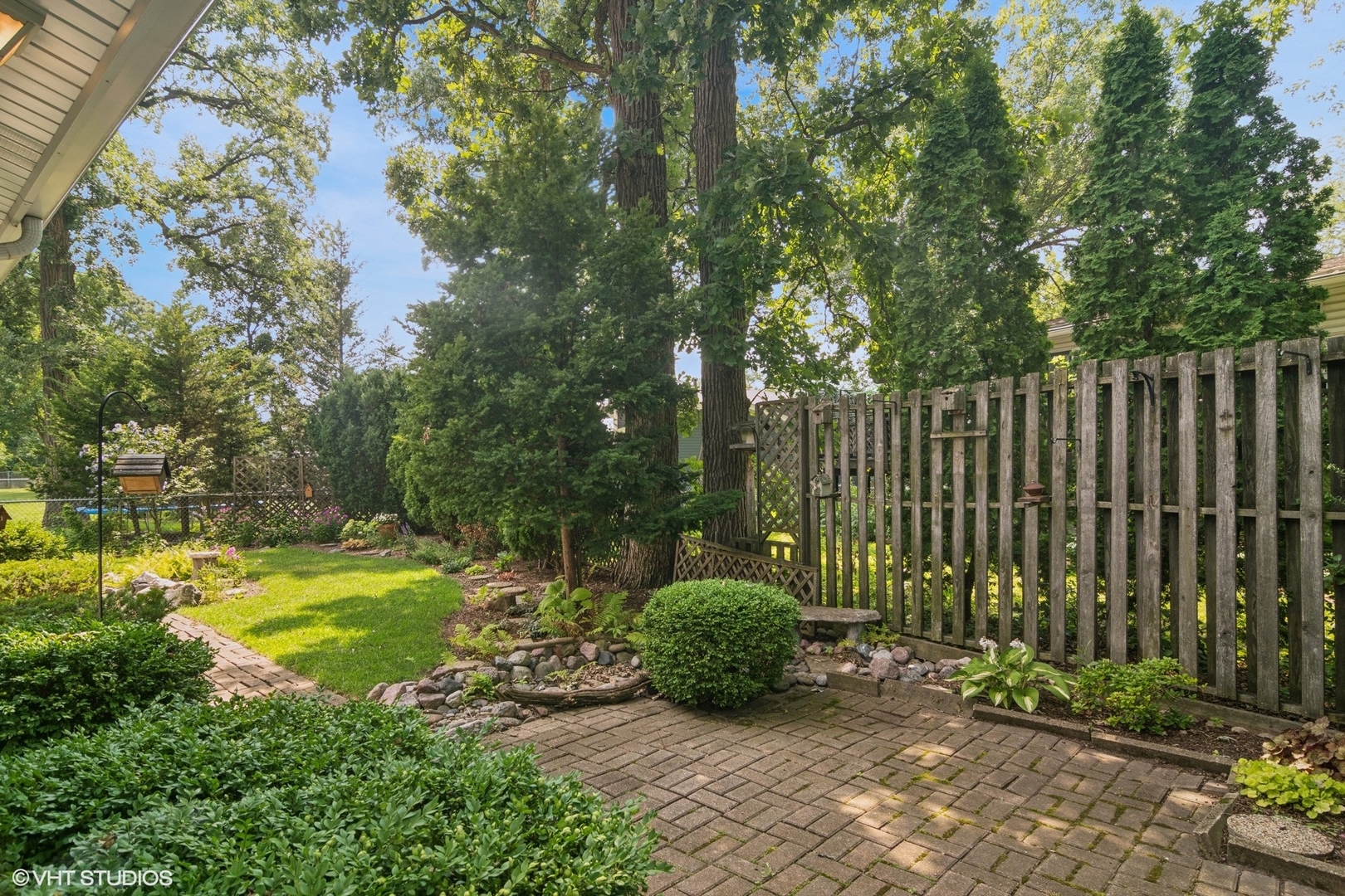 32 Hilltop Drive, Schaumburg, IL 60193