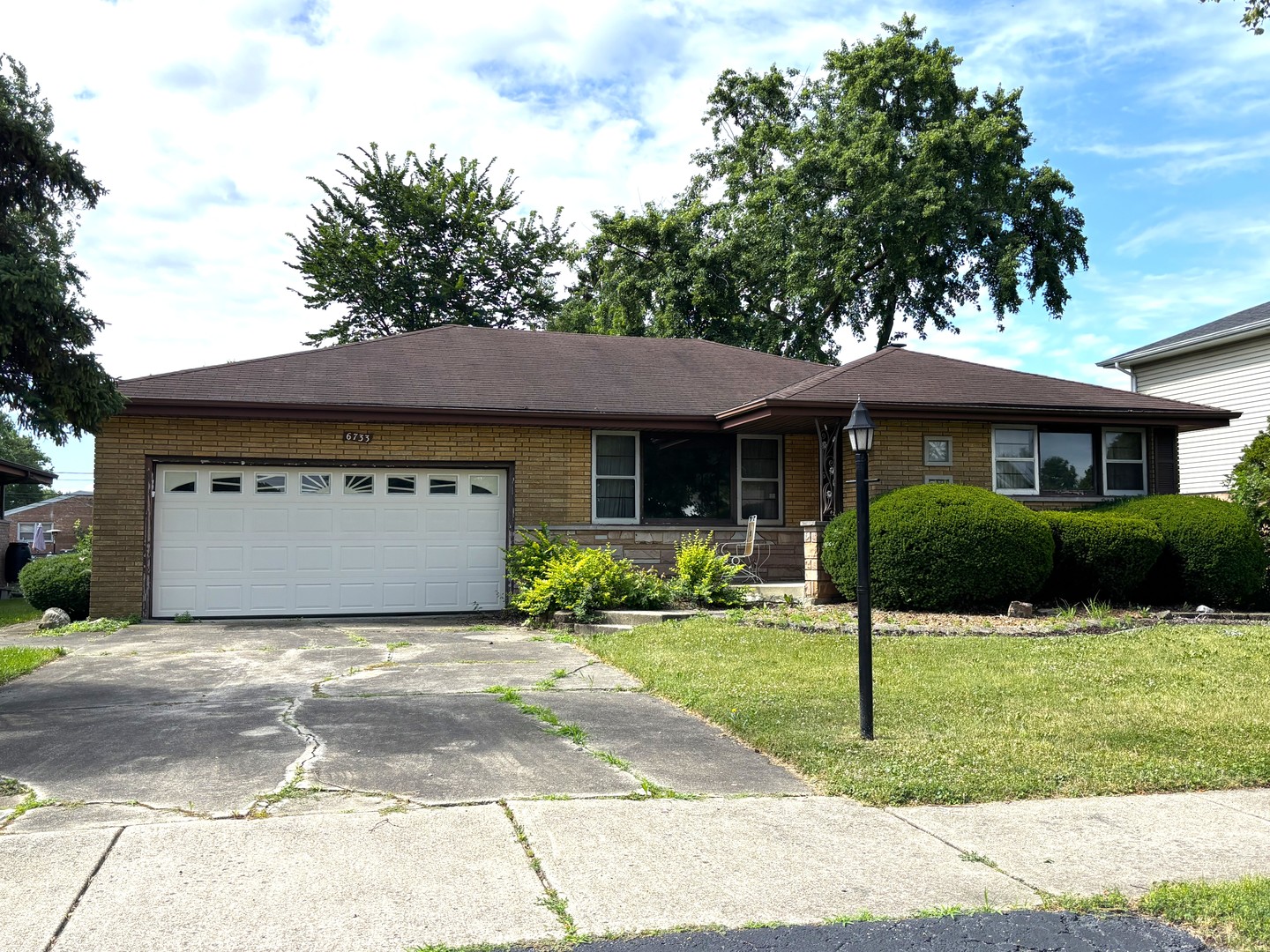 6733 W 88th Street, Oak Lawn, IL 60453