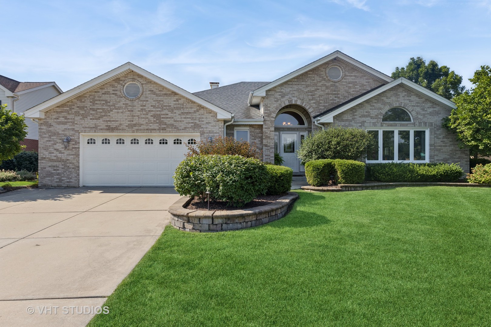 1325 Westminster Drive, Woodridge, IL 60517