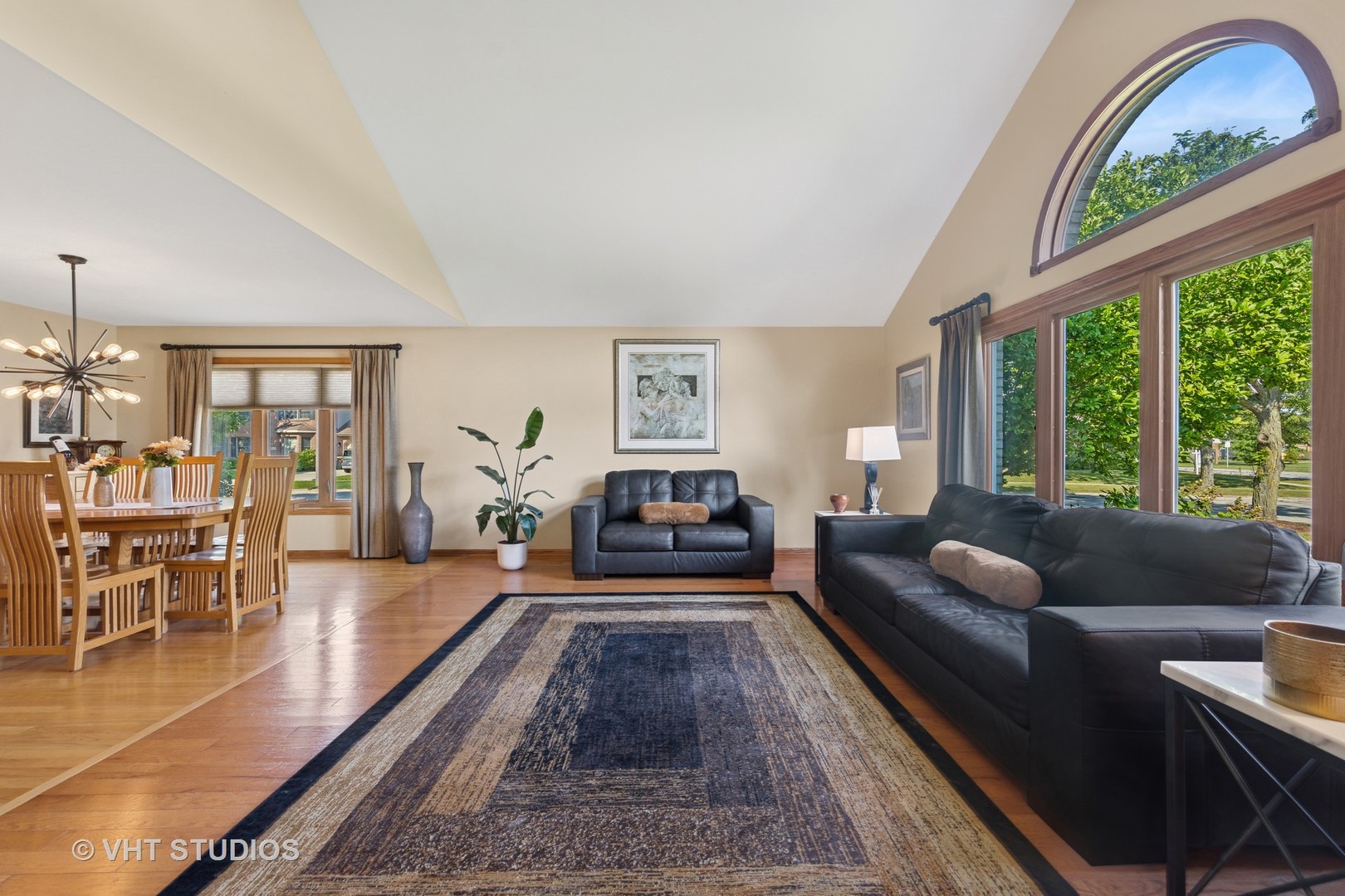 1325 Westminster Drive, Woodridge, IL 60517
