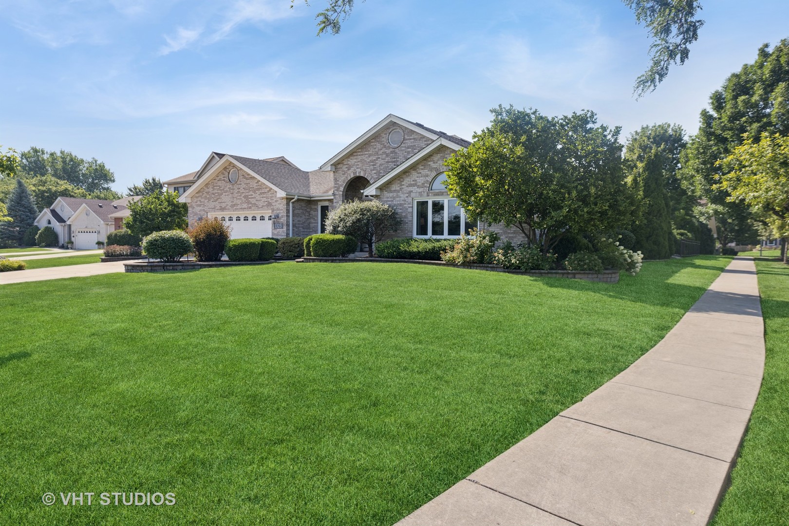 1325 Westminster Drive, Woodridge, IL 60517