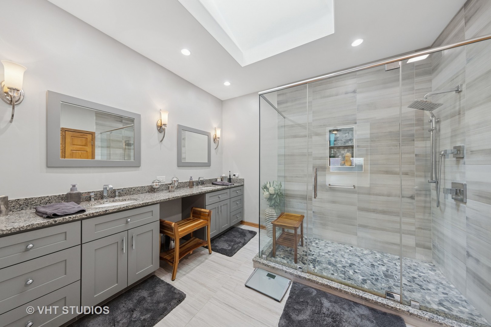 1325 Westminster Drive, Woodridge, IL 60517