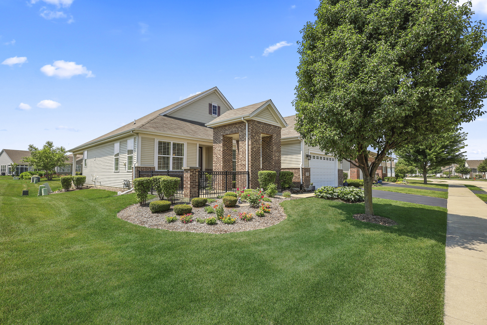 3832 Chesapeake Lane, Naperville, IL 60564