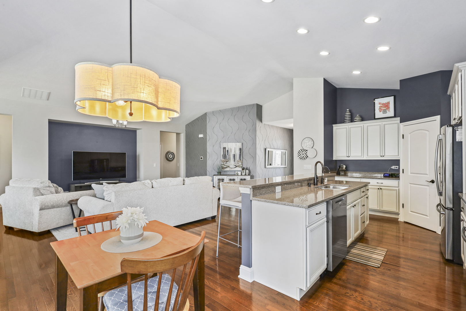 3832 Chesapeake Lane, Naperville, IL 60564