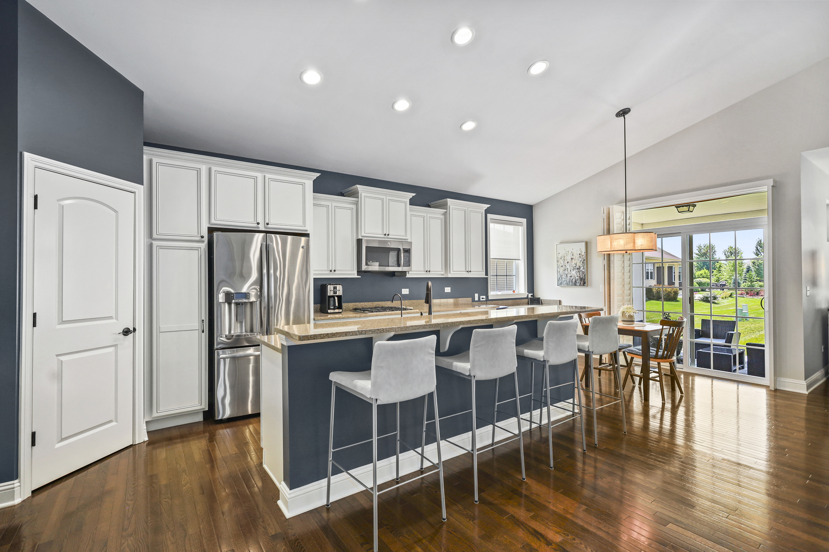 3832 Chesapeake Lane, Naperville, IL 60564